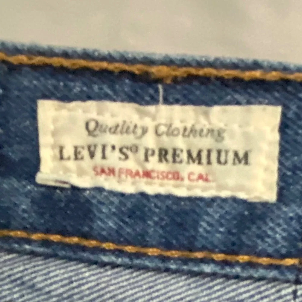 Levis Premium 501 Original Fit Jeans Mens 29x30 Med Wash Blue Button Fly Big E